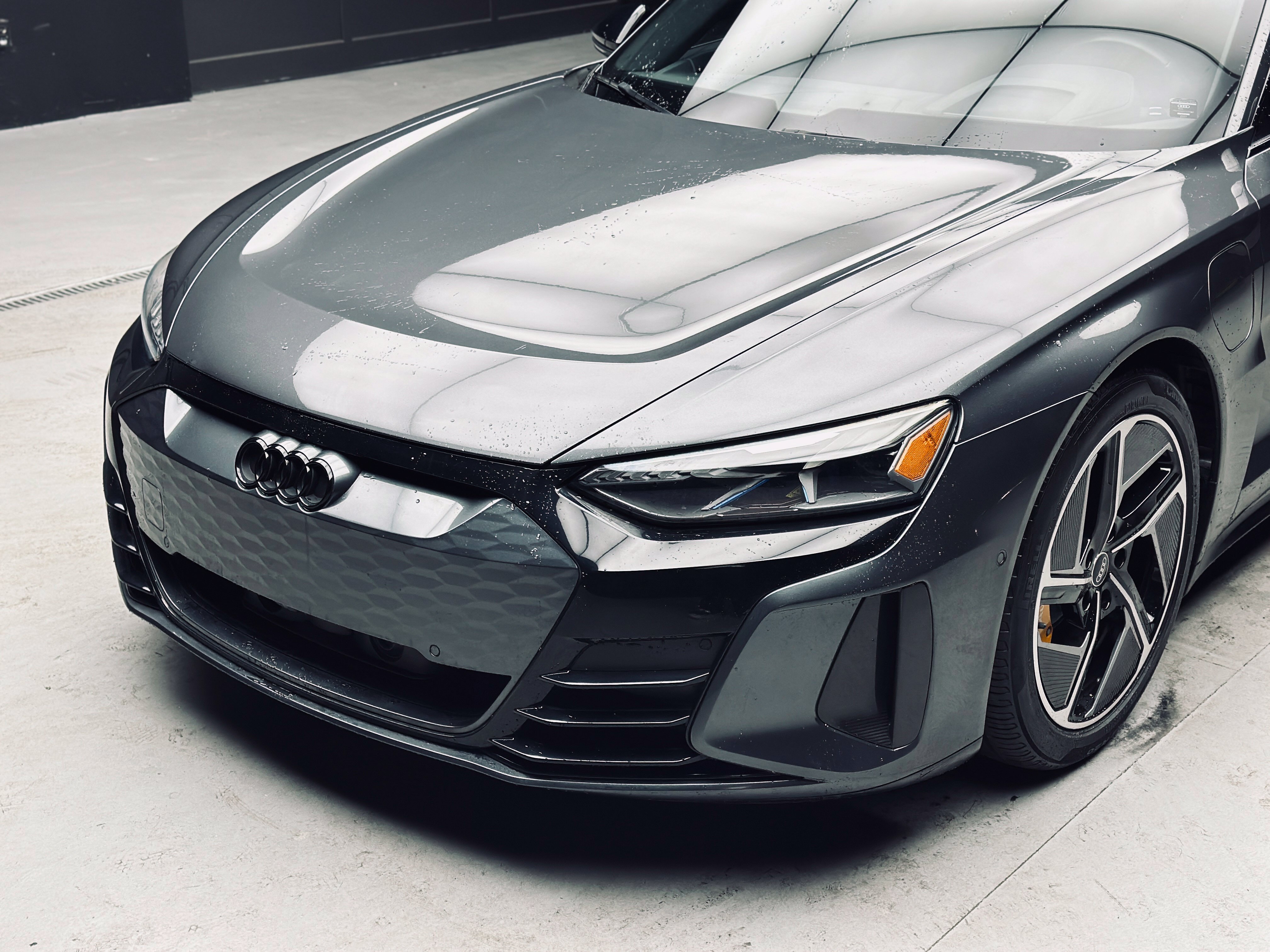 Used 2023 Audi RS e-tron GT w/ Carbon Performance Package AWD/4WD image 14