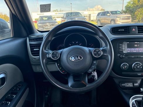 Used 2019 Kia Soul FWD image 14