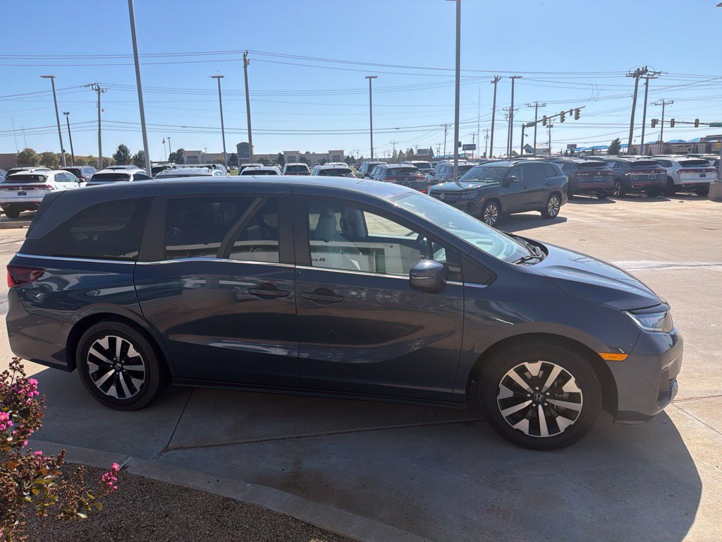 Used 2025 Honda Odyssey EX-L image 4