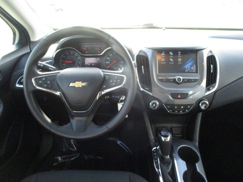 Used 2018 Chevrolet Cruze LT image 13