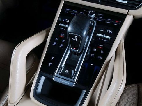 Used 2021 Porsche Cayenne Coupe image 17