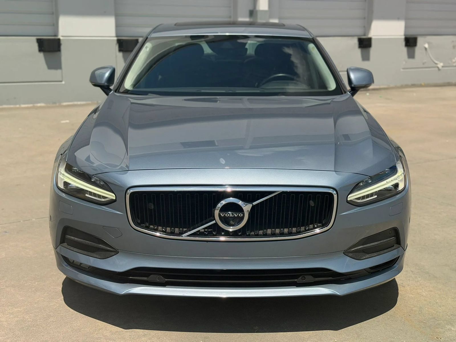 Used 2018 Volvo S90 T5 Momentum w/ Convenience Package FWD image 3
