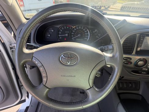 Used 2005 Toyota Sequoia Limited RWD image 20