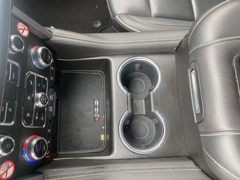 Used 2024 GMC Yukon SLT image 27