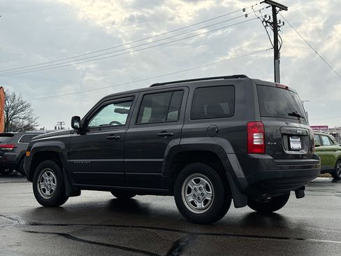 Used 2016 Jeep Patriot Sport w/ Power Value Group image 14