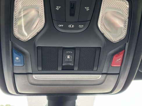 Used 2023 RAM 1500 Big Horn AWD/4WD image 25