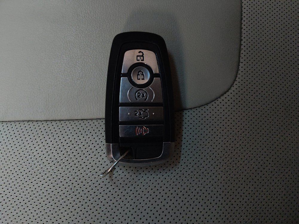 Used 2019 Ford Edge Titanium w/ Equipment Group 301A FWD image 32