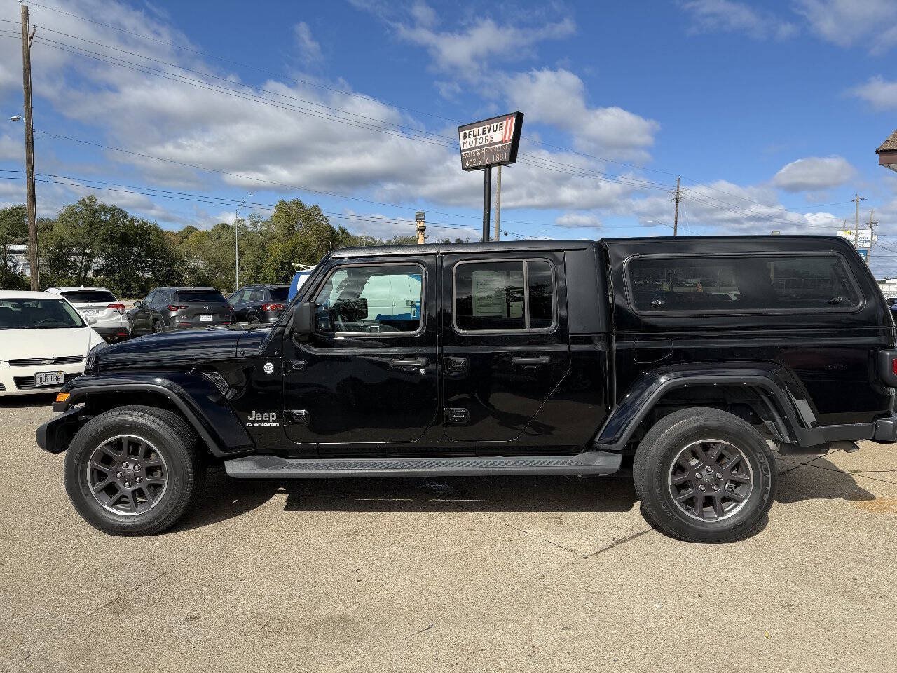 Used 2021 Jeep Gladiator Overland AWD/4WD image 3