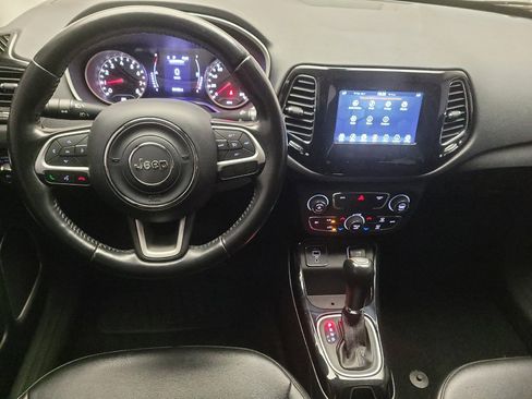 Used 2020 Jeep Compass Latitude FWD image 22