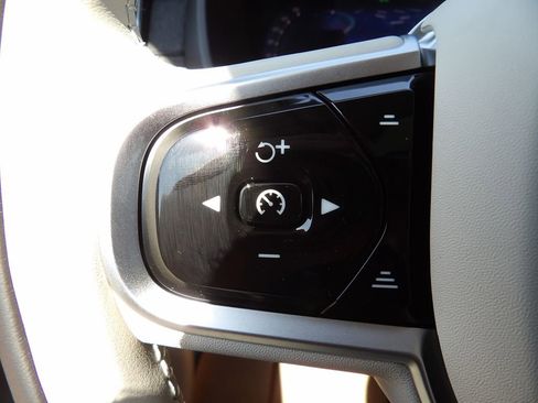 New 2026 Volvo XC90 T8 Ultra w/ Protection Package Premier AWD/4WD image 16