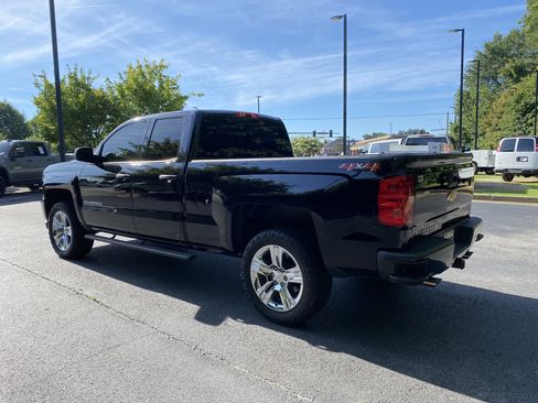 Used 2018 Chevrolet Silverado 1500 Custom w/ Custom Value Package AWD/4WD image 7