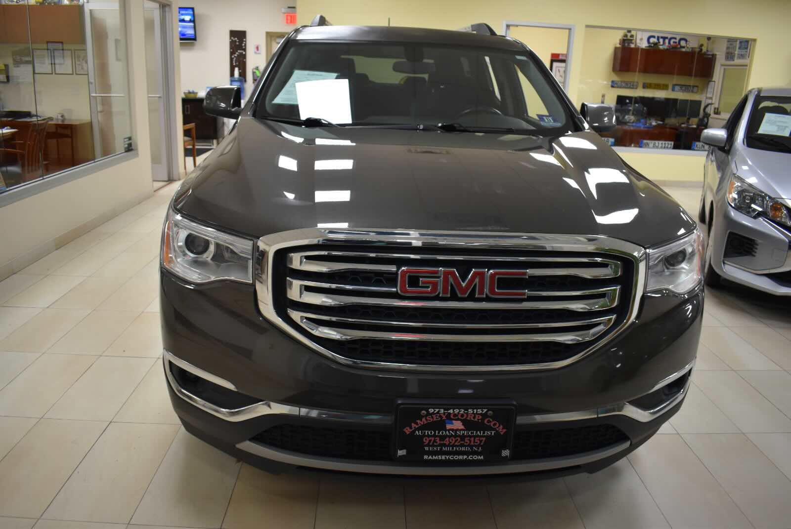 Used 2019 GMC Acadia SLE w/ Driver Alert Package I AWD/4WD image 9