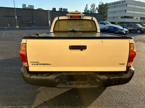 Used 2014 Toyota Tacoma 4x4 Access Cab V6 image 4