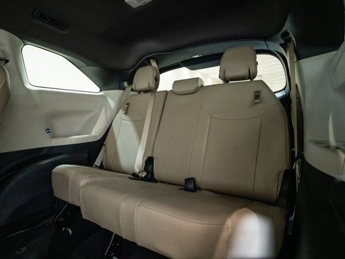 Used 2024 Toyota Sienna XLE image 42