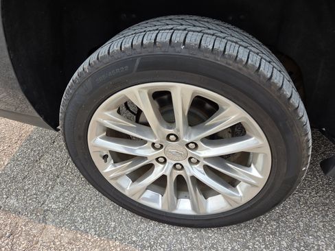 Used 2019 Cadillac Escalade ESV Luxury AWD/4WD image 14
