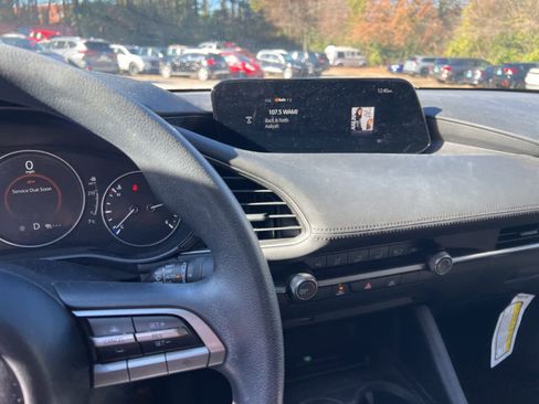 Used 2021 MAZDA MAZDA3 s image 20