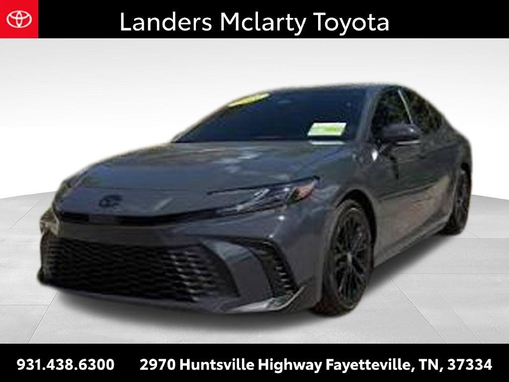 Used 2025 Toyota Camry SE FWD image 3
