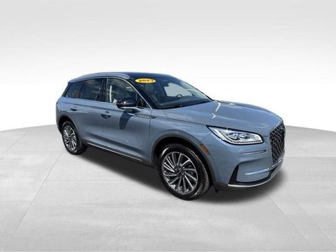 Used 2023 Lincoln Corsair Reserve w/ Equipment Group 201A AWD/4WD image 3