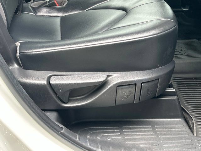 Used 2022 Toyota Highlander XLE AWD/4WD image 42