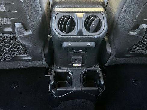 Used 2019 Jeep Wrangler Unlimited Rubicon image 43