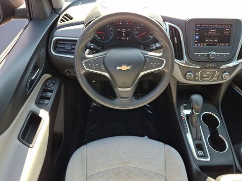 Used 2022 Chevrolet Equinox LS AWD/4WD image 11