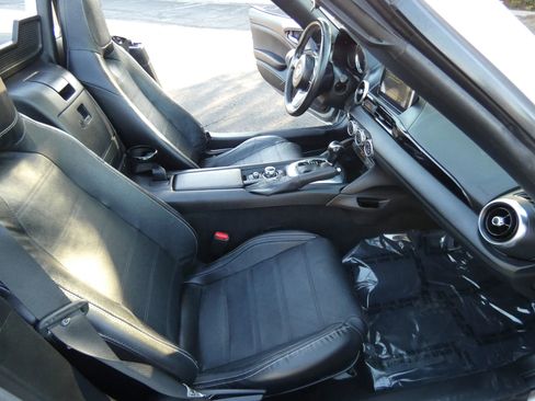 Used 2017 FIAT 124 Spider Lusso image 26