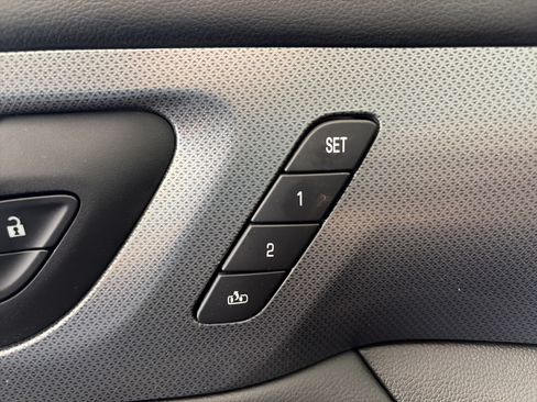 Used 2021 Chevrolet Traverse Premier FWD image 27