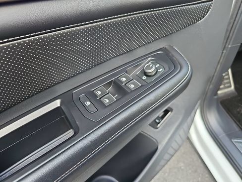 Used 2024 Volkswagen Atlas SEL Premium R-Line AWD/4WD image 19
