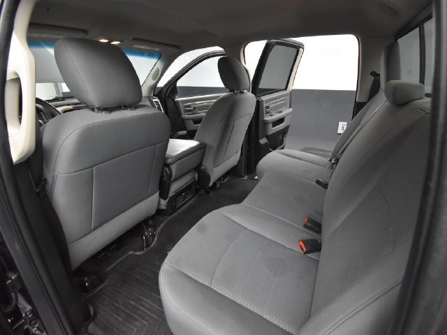 Used 2017 RAM 1500 Classic SLT AWD/4WD image 25