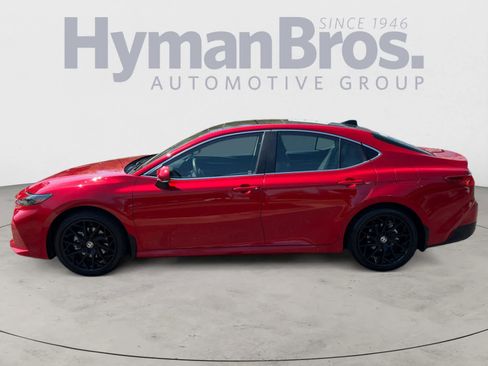 Used 2026 Toyota Camry XLE w/ Premium Plus Package image 7