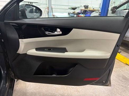 Used 2020 Kia Forte EX FWD image 16
