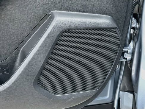 Used 2022 Toyota Highlander XLE FWD image 25