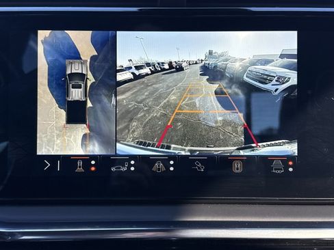 Used 2024 GMC Sierra 2500 Denali Ultimate image 9