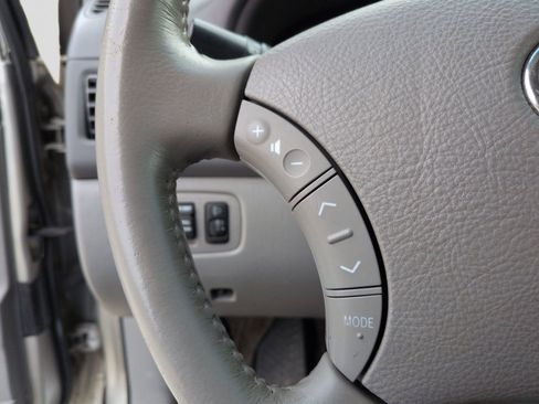 Used 2009 Toyota Sienna XLE image 26