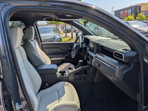 Used 2025 Toyota 4Runner SR5 AWD/4WD image 10