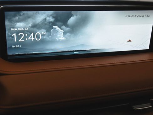 Used 2024 Genesis G80 image 17