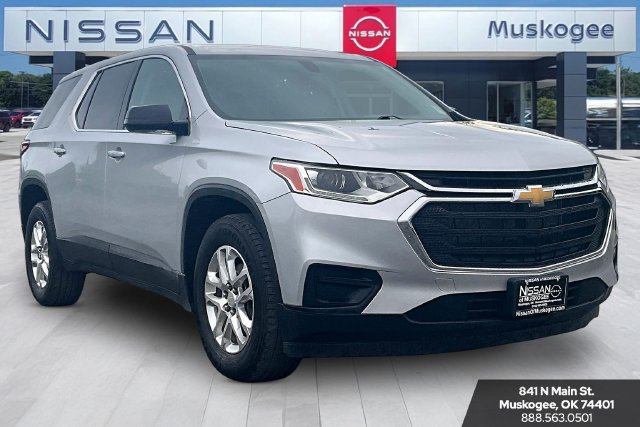 Used 2021 Chevrolet Traverse LS FWD image 1