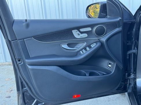 Used 2022 Mercedes-Benz GLC 300 image 39