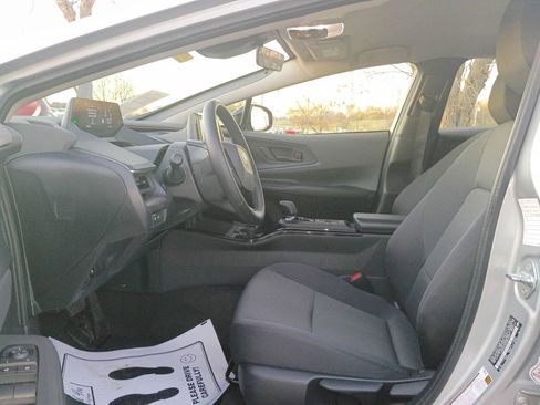 Used 2025 Toyota Prius LE image 15