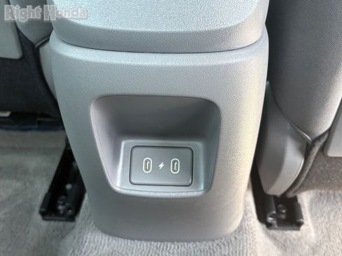 Used 2025 Hyundai Elantra SEL FWD image 27