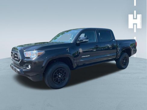 Used 2022 Toyota Tacoma SR5 w/ Technology Package RWD image 3