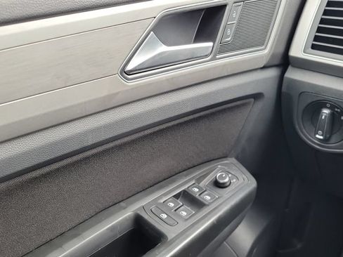 Used 2018 Volkswagen Atlas S FWD image 18