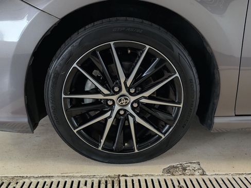 Used 2021 Toyota Camry SE FWD image 13