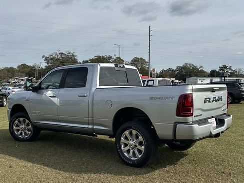 New 2026 RAM 2500 Laramie AWD/4WD image 13
