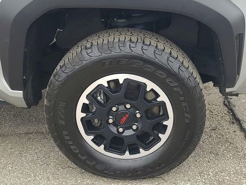 Certified 2024 Toyota Tacoma TRD Off-Road AWD/4WD image 34