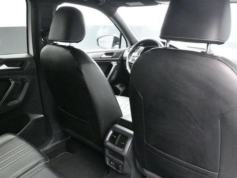 Used 2022 Volkswagen Tiguan SE R-Line AWD/4WD image 11