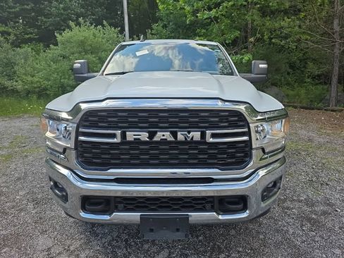 Used 2024 RAM 2500 Big Horn w/ Off Road Package AWD/4WD image 9
