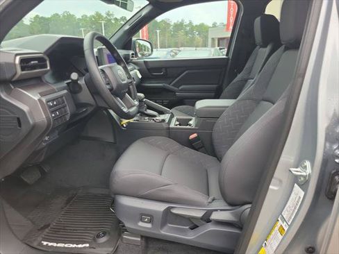 Certified 2026 Toyota Tacoma SR5 AWD/4WD image 15
