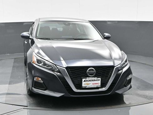 Used 2022 Nissan Altima 2.5 SV image 3