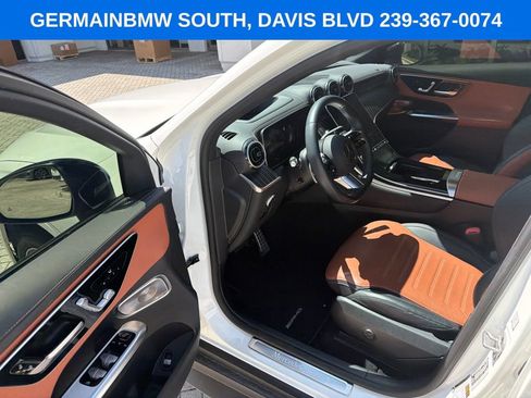 Used 2024 Mercedes-Benz GLC 300 4MATIC image 12